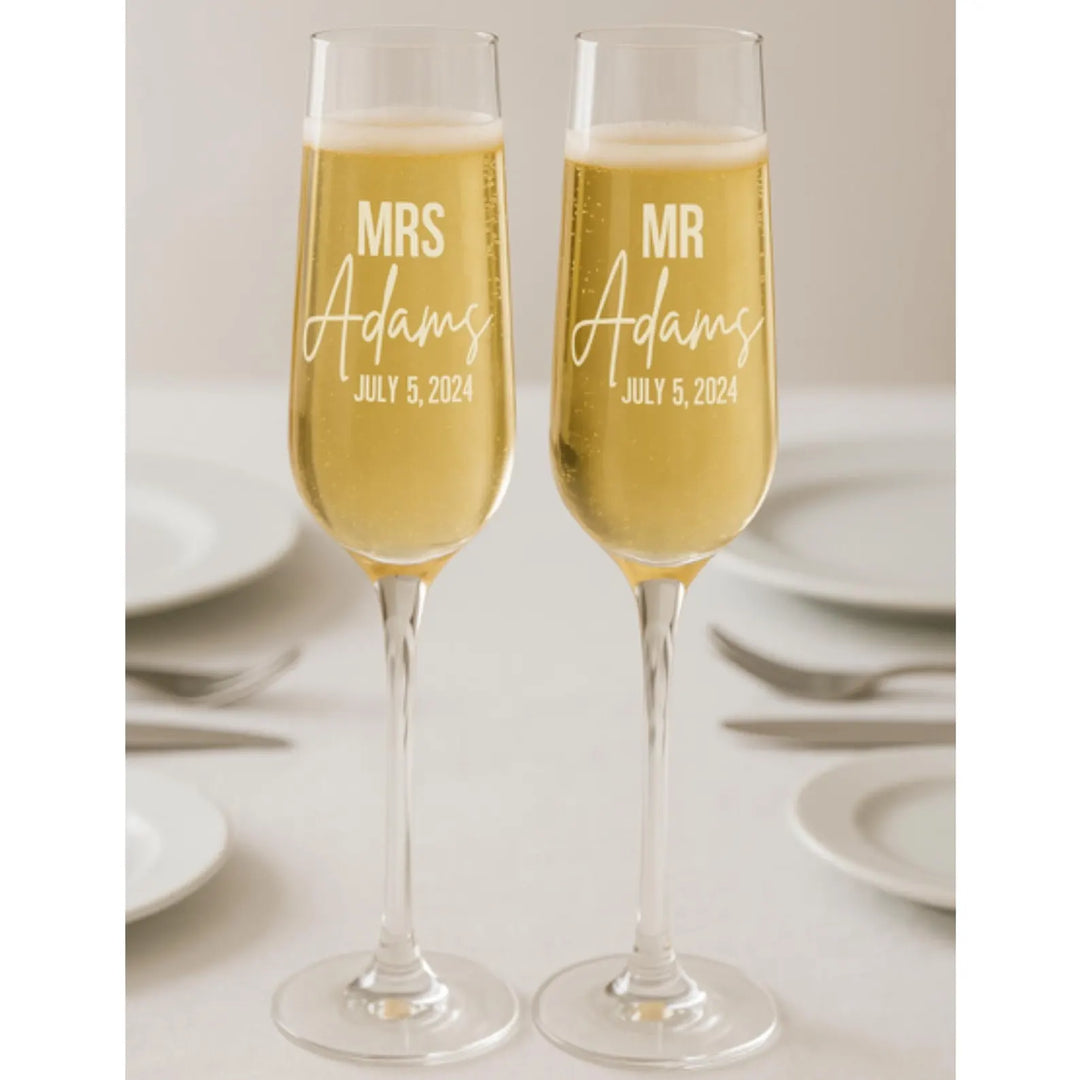 Personalized Champagne Flutes Set of 2, Mr and Mrs Wedding Glasses
