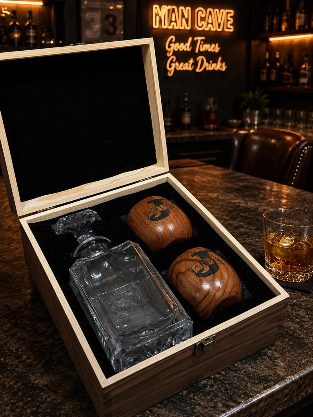 Custom Engraved Groomsmen Gift Set Gift - Personalized Whiskey Decanter and Wooden Glasses, Best Man & Wedding Party, Father In-law Gift Engraved Made