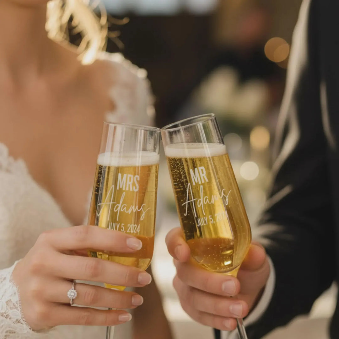 Personalized Champagne Flutes Set of 2, Mr and Mrs Wedding Glasses